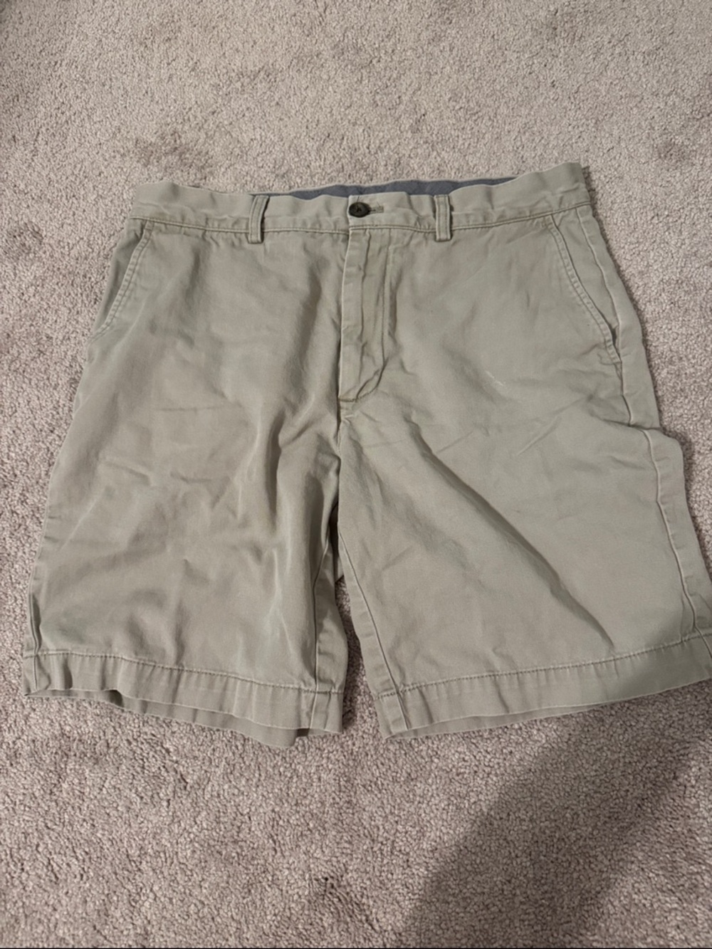 Amazon Essentials Men's Flat Front Chino Shorts - Sage Green